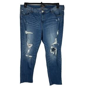 Torrid SZ 20 Crop Boyfriend Jeans Hi-Rise Stretch Frayed Hems Distressed Zip-Fly